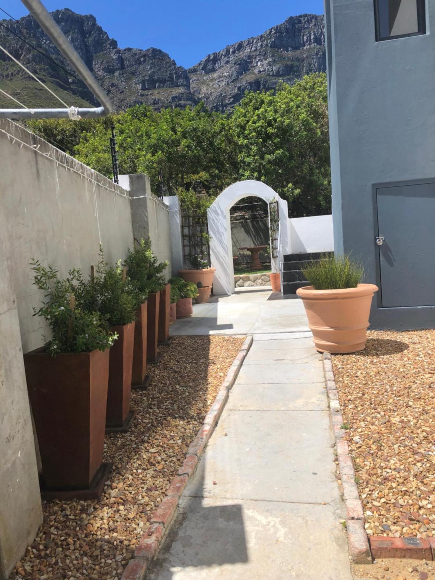 Camps Bay Blue Self-Catering Studios Cidade Do Cabo Exterior foto